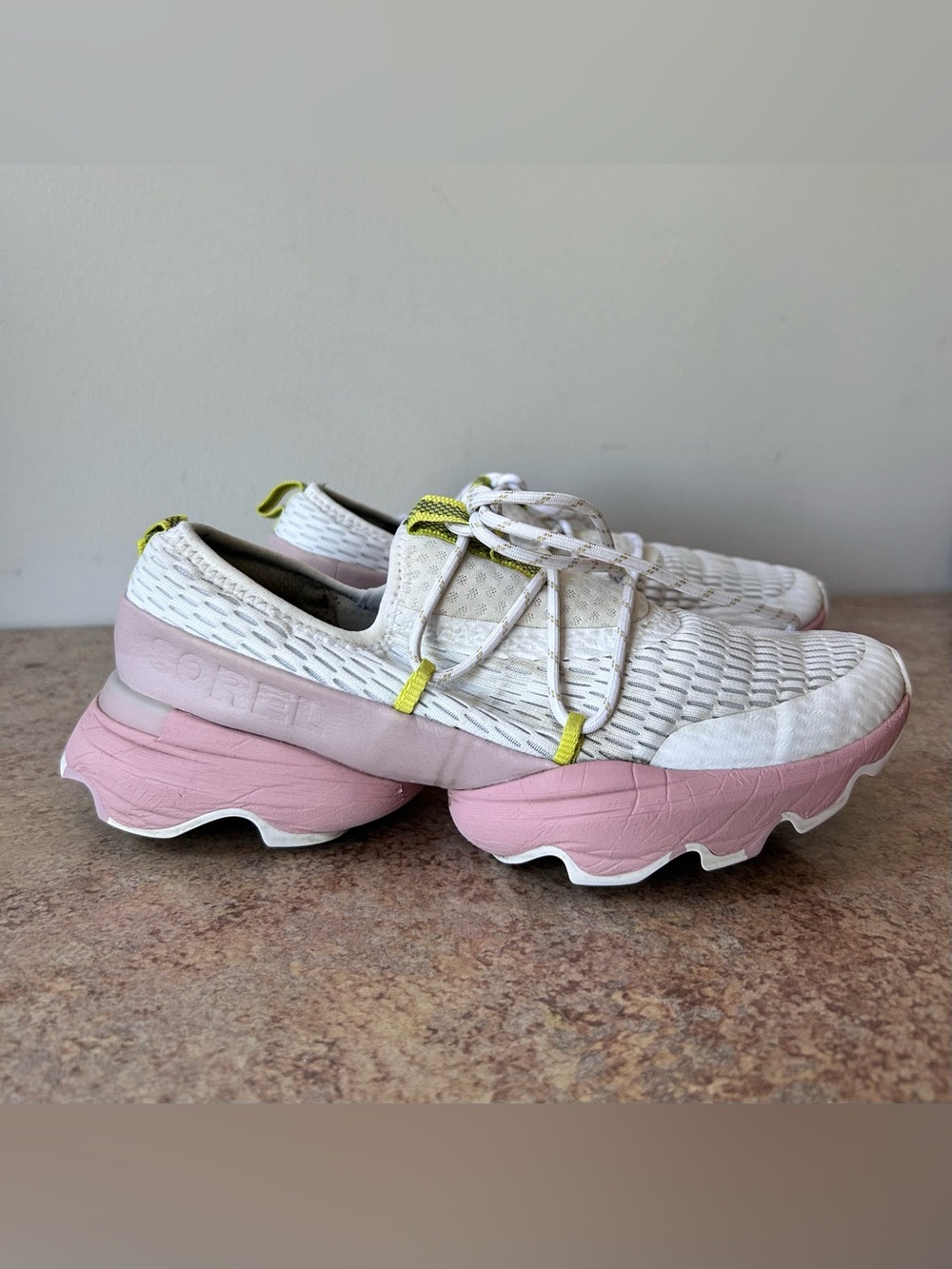 Sorel Women’s Kinetic Impact Rose Pink and White Shoes size 6.5 - Picture 2 of 7